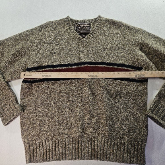 Abercrombie & Fitch XL Shetland Wool V-Neck Sweater - Picture 4 of 7